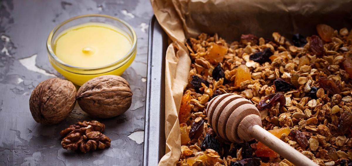 BodyBooster2's tweet photo. Qui n'a jamais rêvé de faire le plein d'énergie 💥 ... Voici quelques astuces et la recette pour faire votre granola maison 👀 https://t.co/pPcXi0hP03 https://t.co/GDVlj7xFXS