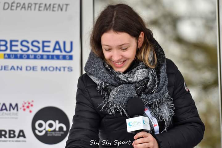 _Chloe_17_'s tweet photo. Clap de fin de la 35eme édition des @cocpv ...
Merci à @Marion_Herault,  @PhelippeauSimon et toute l'équipe des speakers commentateurs pour cette incroyable aventure ☺️

📸 Guillaume David et Sly Sly Sport https://t.co/m5N5FCEP0n