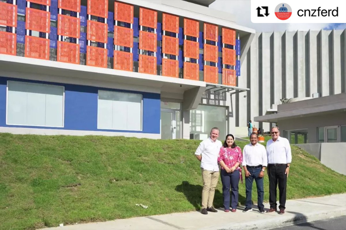 nodoglobal's tweet photo. Recordando el recorrido que realizó el @CNZFERD y su director, Daniel Liranzo, por nuestras instalaciones. #TB #NodoLogistico #NodoGlobal https://t.co/UKRgFtliaw