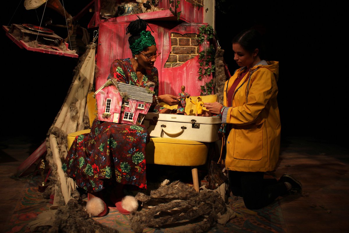 HalfMoonTheatre's tweet photo. It's still sinking in that #DustShow - our @Z_arts_mcr co-pro - won the #Offies2022 #OnComm #Offiettes Award for Best Theatre for Children Aged 5-11 last night 🏆. We are all beaming and a real success for local theatre.  #ChildrensTheatre #TowerHamlets @ace__london @thevents https://t.co/tJm93T25i6
