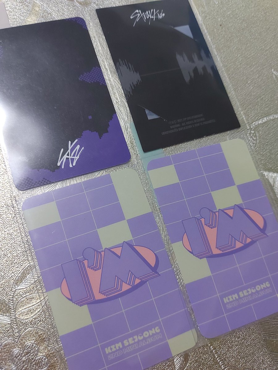 jyscartzs's tweet photo. #rinesmails ♡
— from: 💌 @27buys

sorry for the late fb pero hyunjin  sejeong arrived safely !! tysm for packing them well and for the free claims jxnsjznjs til' our next transaction pii ~❤❤❤❤ https://t.co/Ad9CcaqoyE