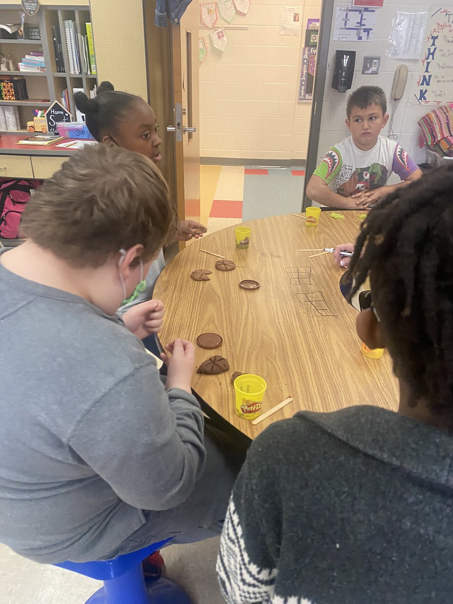 VTDoc2teach's tweet photo. Working on improper and mixed fractions…@CedarForestES @CFES_Wolves @SpotsySchools https://t.co/9QR5KWVUrn