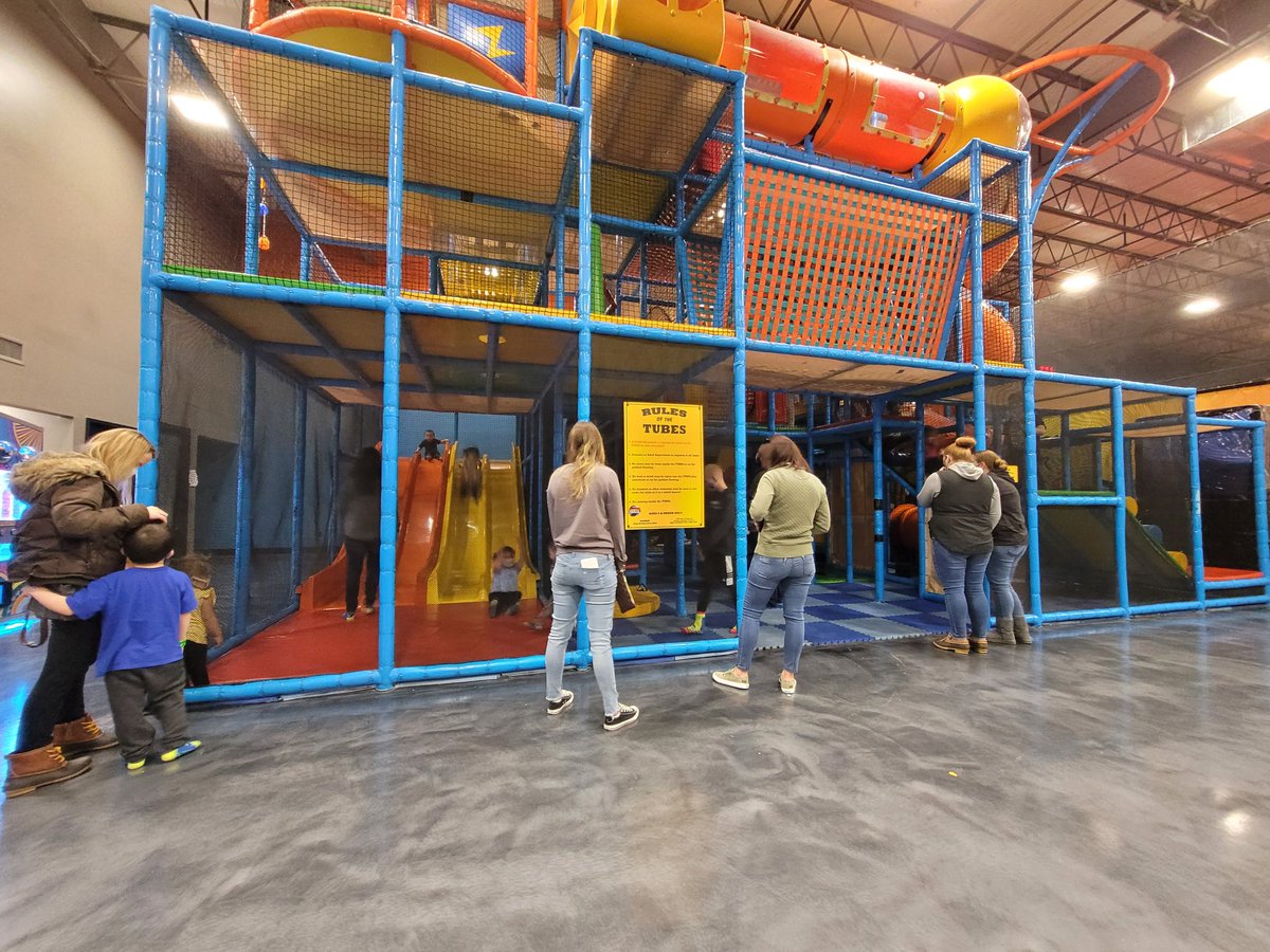 ashbo4yuh's tweet photo. Maybe an unpopular opinion but I can't stand when parents stand in front of the playhouse like this. There's literally only one entrance/exit. There's parents just pacing back and fourth in front of this thing. Sit, relax, let your kid have fun. https://t.co/eIDkiPX7cP