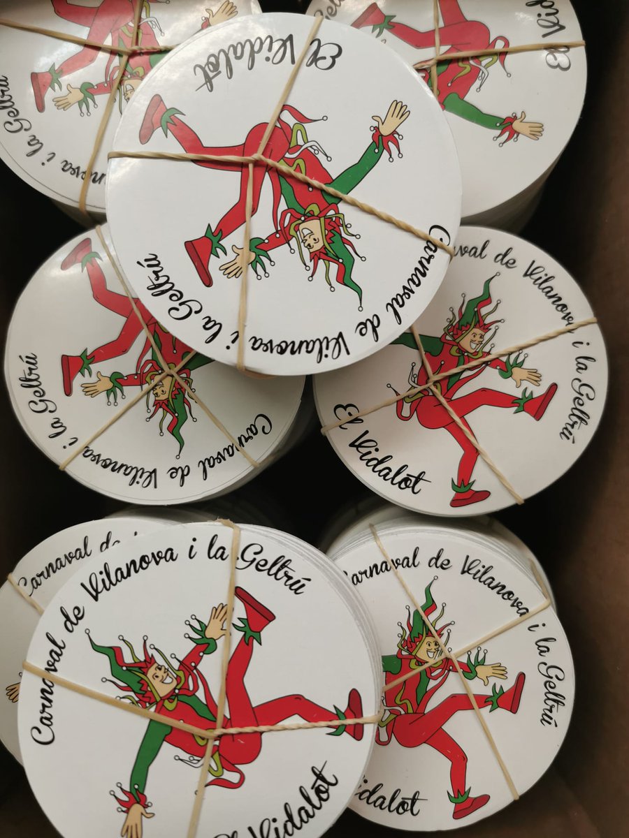 En breu els trobareu pels "puestus". Comença el concurs... Aveure on arriben aquests adhesius. Ja ho sabeu, #ElVidalotPelsPuestus .
#ElVidalotÉsPerGentValenta...
A les 18.00h, la prèvia des del <a href="/positvng/">Pòsit de Pescadors</a>, <a href="/DansairesVng/">Dansaires Vilanovins</a> i <a href="/La_Unio/">La Unió Vilanovina</a> . A les 19.00h a la plaça de les Neus sortim!!!