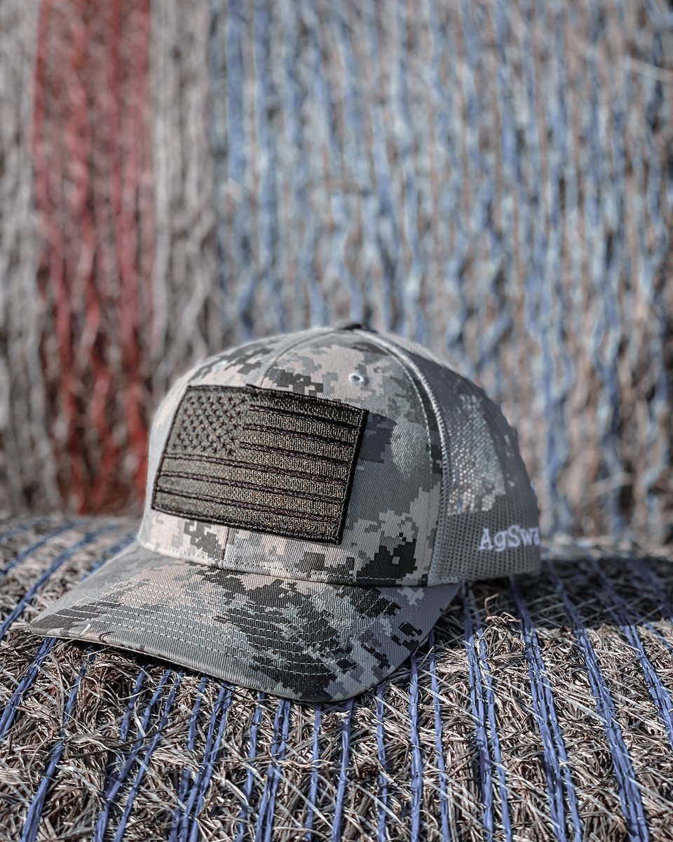 TheAgSwag's tweet photo. 🇺🇸PRESIDENTS’ DAY GIVEAWAY🇺🇸calling all hat lovers! In honor of Presidents’ Day, we will be giving away our favorite American flag camo hats! 

🚨TO ENTER🚨
1. Like this post
2. Retweet this post 
3. Make sure you’re following us! https://t.co/ReDjku2B3s
