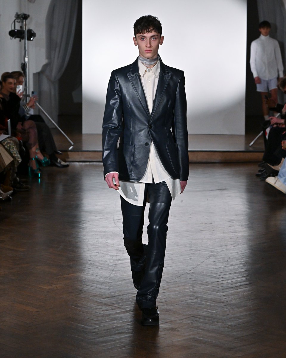 London Fashion Week tweet media