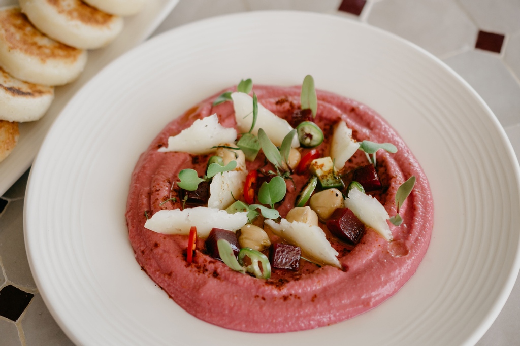 EsmeMiamiBeach's tweet photo. Earthy roasted beet hummus is a vibrant favorite from #ElSalon. #EsmeHotel #TimeAwayFromTime https://t.co/lfaAaW30d8