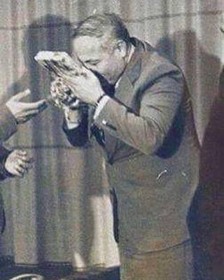 -Kaç kişi olduğunuz önemli değil
-Önemli olan ne için mücadele ettiğinizdir
-Eğer kaç kişi olduğunuzu saymaya başladıysanız
-Ne için mücadele ettiğinizi unutmuşsunuz demektir