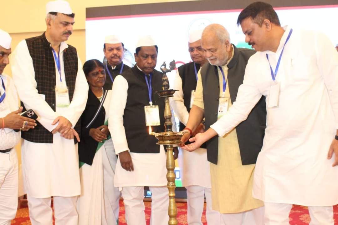 inc_palamu's tweet image. मधुवन पारसनाथ में तीन दिवसीय #चिंतन_शिविर का शुभारंभ हुआ जिसमें पलामू जिला कांग्रेस कमेटी के अध्यक्ष जैश रंजन पाठक उर्फ बिट्टू पाठक जी को भाग लेने का अवसर मिला @Alamgircongress @BittuJaish @Badal_Patralekh