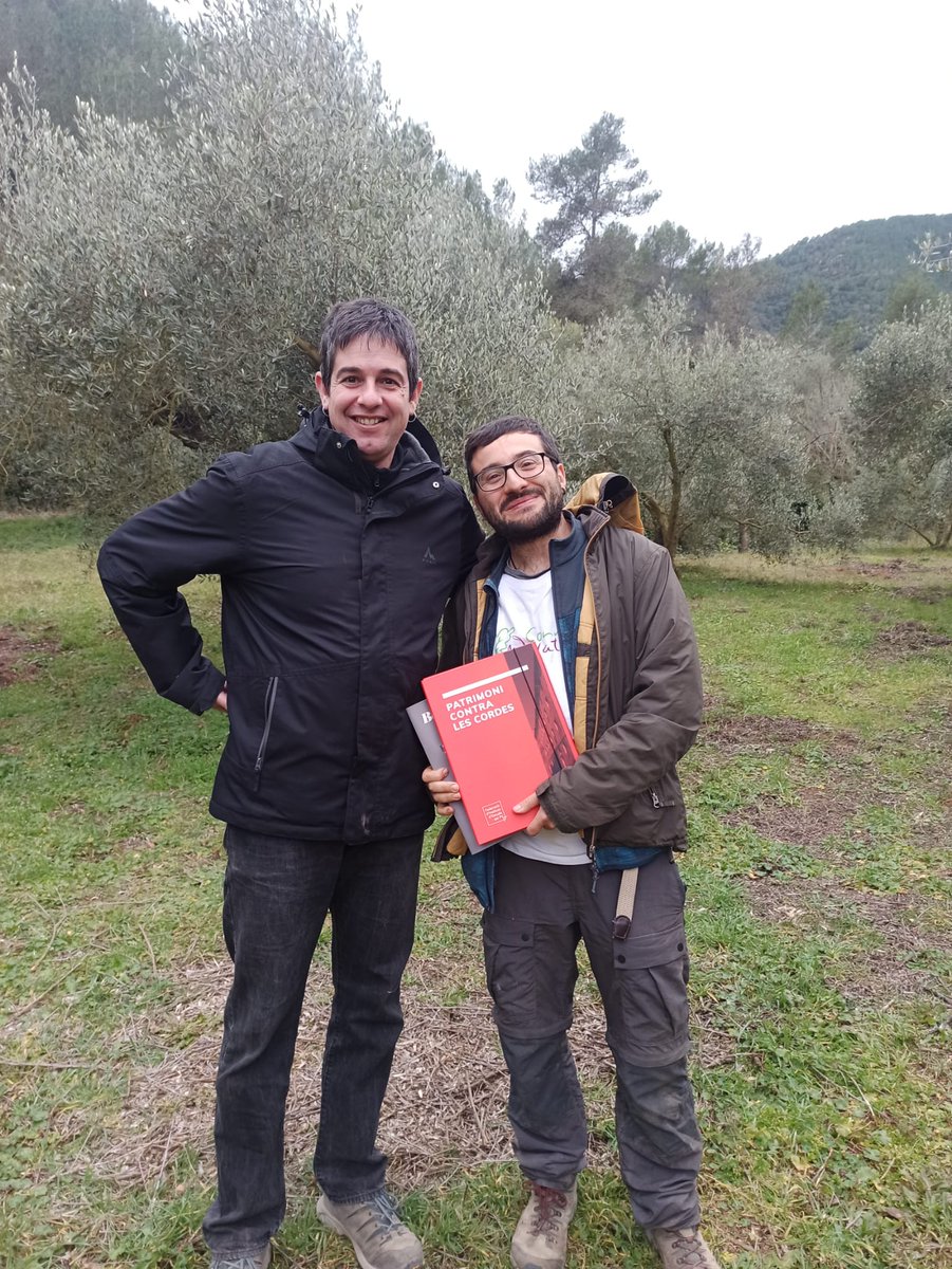 inst_estudis_PV's tweet photo. Dissabte passat estiguérem amb @ConnectaNatura al #Xinquer gaudint de la bona feina que fan i també de la seua simpatia! Molt contents! 👏👏👏 https://t.co/4w9ctkzswq
