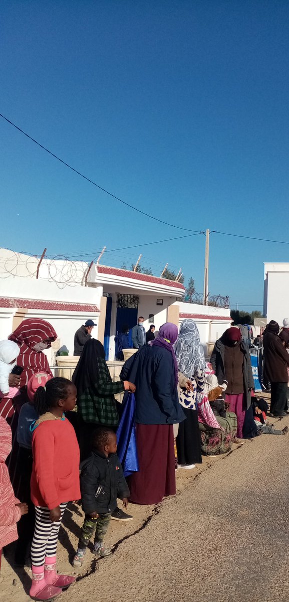 abdulrasoul3's tweet photo. @AhlamChemlali @alarm_phone @JFCrisp The UNHCR IN TUNISIA block our future and putting us in streets in danger ,we protests in front of the UNHCR office in Zarzis for more 14th days and our situation is going to deteriorates special the children, women and sick , we need evacuation.
#protection_Refugees https://t.co/zRanic2hfq