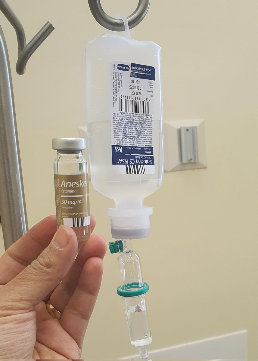 #Lunes de aplicación de #ketamina a paciente con Depresión que no responde a tratamiento convencional 
Al 30% de las personas con depresión les sucede
0.5 mg/kg IV en 100cc cloruro de sodio 
Siempre T/A previa <125/90
Difundir este tx es dar esperanza a más personas con depresion