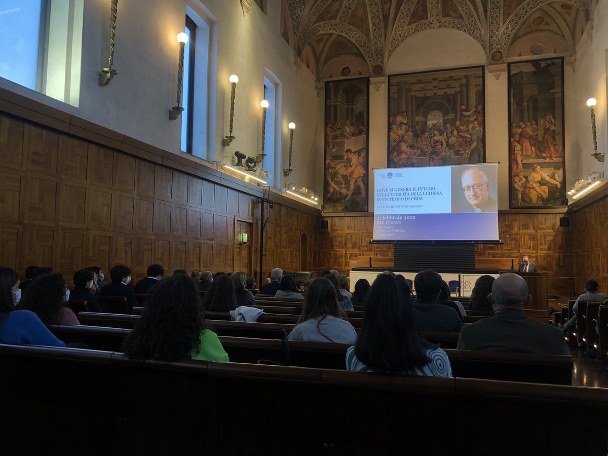 vitaepensiero's tweet photo. “Dove si genera il futuro.
Sulla vitalità della Chiesa in un tempo di crisi”
è il titolo della lecture di @antoniospadaro che sta per iniziare in @Unicatt #unicatt100
I giovani sono pronti ad ascoltare
Diretta: https://t.co/5pPs1FZyYI https://t.co/NuzRzd26pk