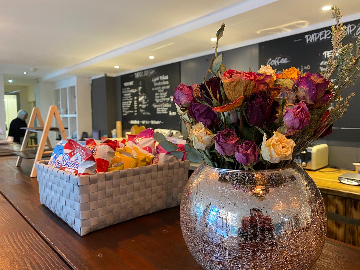 TheGuideLpool's tweet photo. Papercup Coffee Shop in Queen Square is NOW OPEN 🥳 

The perfect spot for a catch up, a brew, breakfast, or delicious slice of cake 😍 

Follow @PCPCoffee https://t.co/kPdJeycRXi