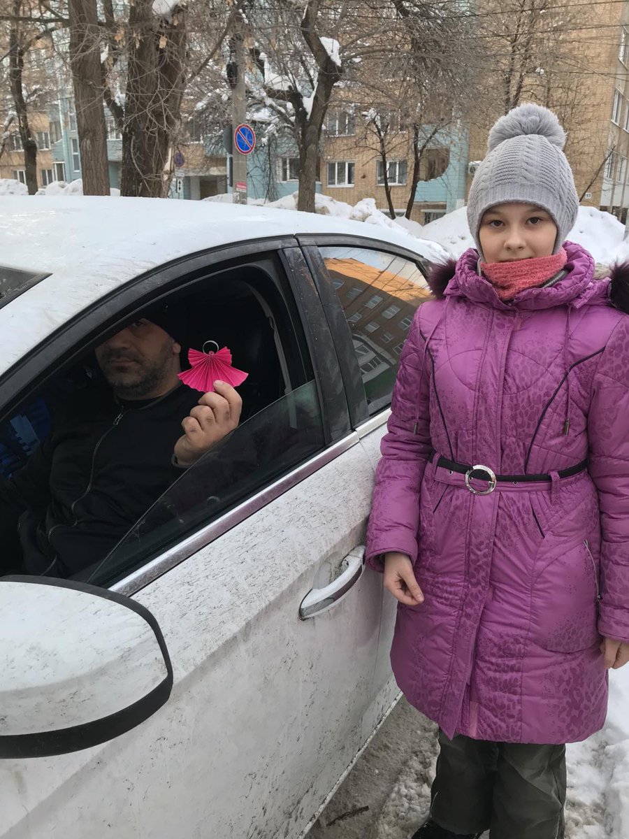 🚧 Сегодня отряд ЮИД Школы 76 завершил второй этап городской акции "Жизнь - важнее скорости!" Ребята совместно с родительским патрулем раздавали обереги безопасности, рассказывали водителям о важности соблюдения правил дорожного движения. 

#Школа76Самара #РодительскийПатруль76