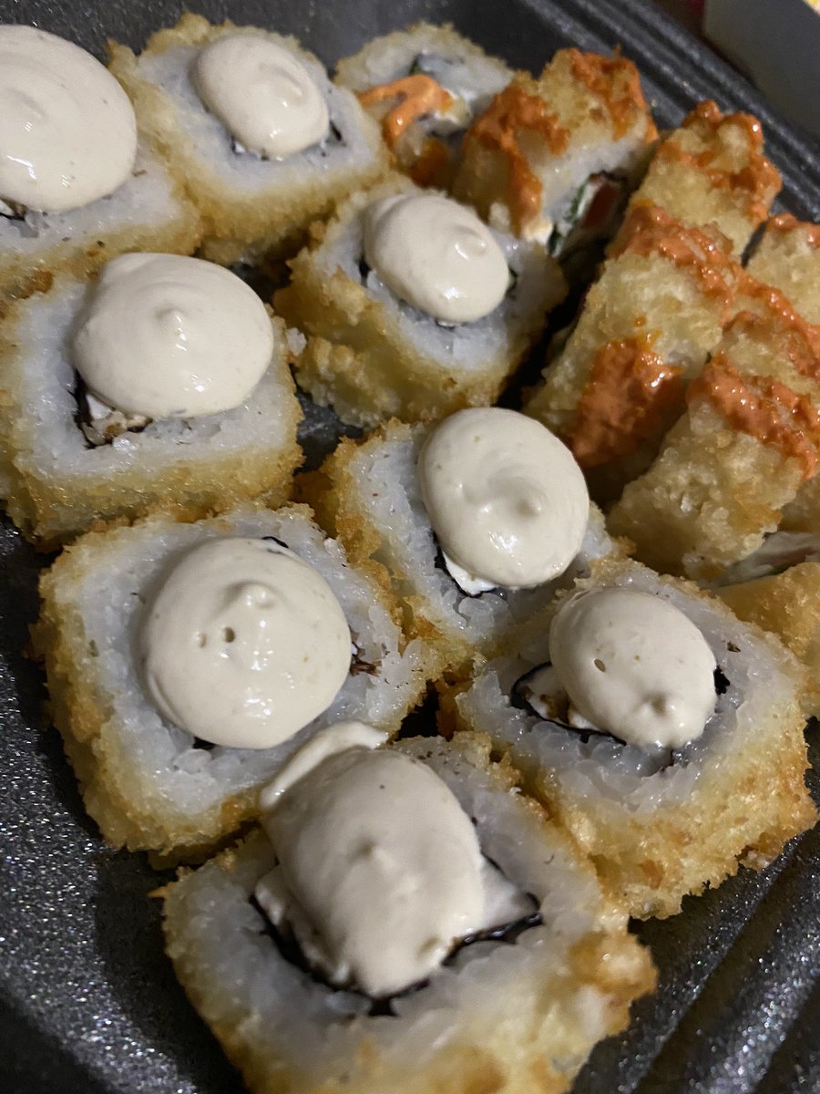 Как я хочу вкусных роллов, заказывали в ёби доёби, не очень понравились…