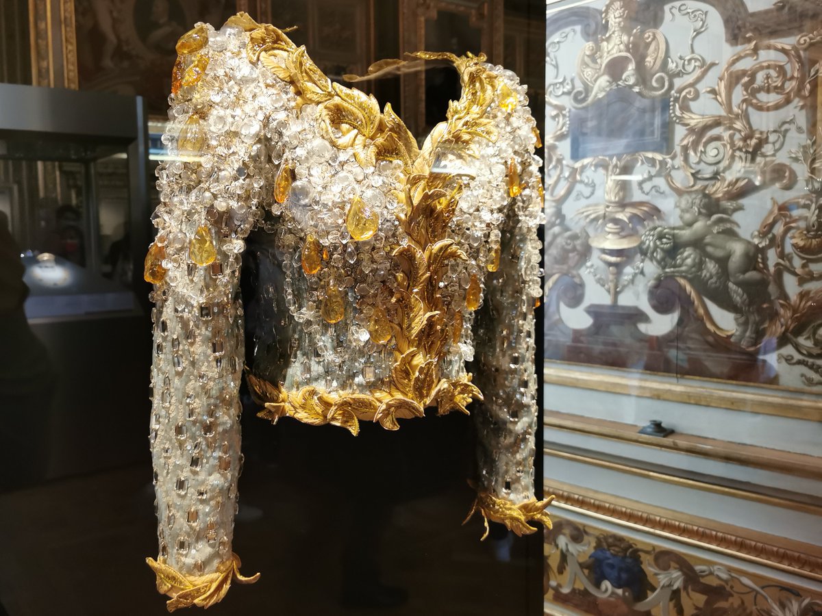 evenveo's tweet photo. Yves Saint Laurent the great couturier and a discerning art lover. Exhibition at Louvre Museum @MuseeLouvre 
#YSL #yvessaintlaurent #exhibitionysl #louvreexhibitions #GaleriedApollon https://t.co/55iuodCGTx
