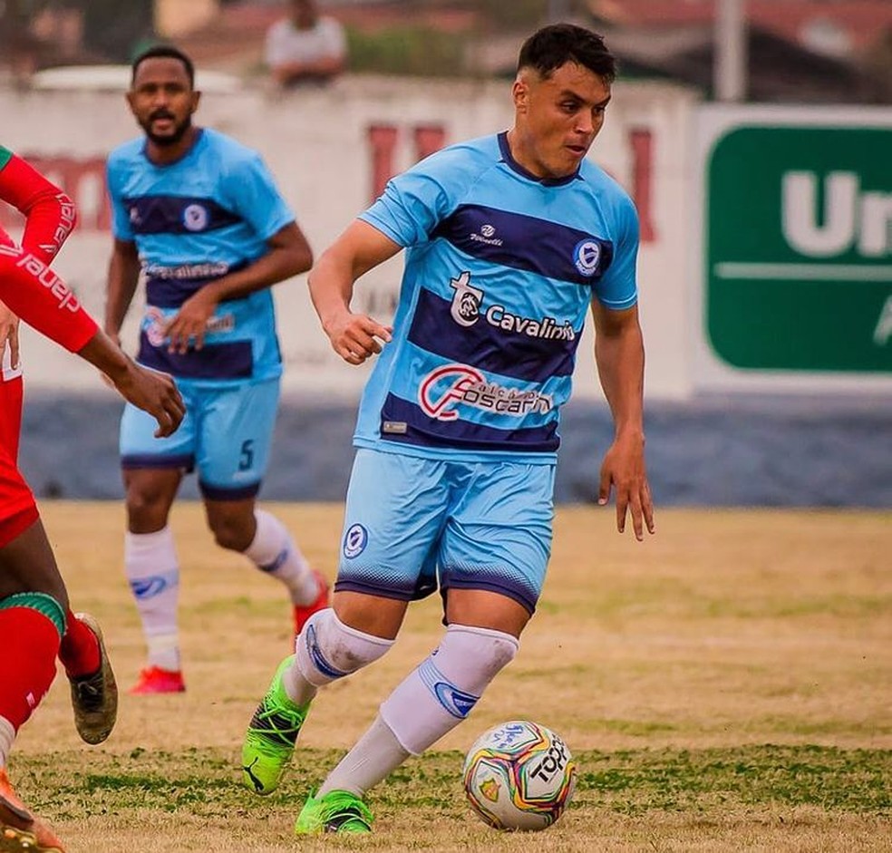 GauchoInforma's tweet photo. Meia Cristiano Salib, 24 anos, é o novo reforço do #InterSM.
Revelado pelo #APAFUT, meia acumula passagens por #Guarani, #Bagé e #Glória. Salib está atualmente no União Suzano-SP, onde disputa o Campeonato Paulista A3, e se apresentará ao Alvirrubro após o fim do campeonato. https://t.co/4Ski3MlsPD