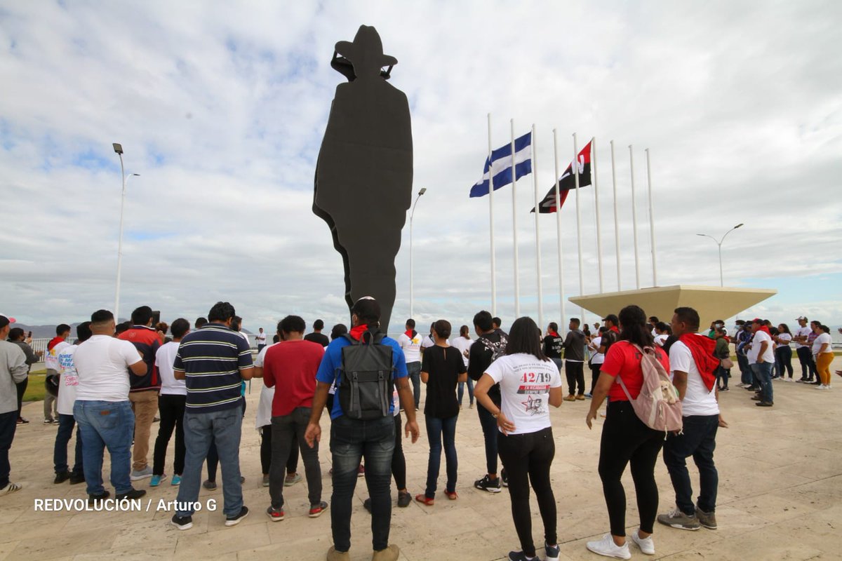 javierliberado's tweet photo. 🐸🐸📝¡Hablad en las plazas, en las Universidades, en todas partes, de ese general de América que se llamó Augusto Cesar Sandino.!
#SandinoSiempreMasAlla #Nicaragua 
@psicologodiaz @Chile_Alerta @AcesChile @BisturiDePaz @ChalecosAmarill @MinsaNicaragua @MinsaMasaya @MyBolivia https://t.co/VTxUIeCXx8