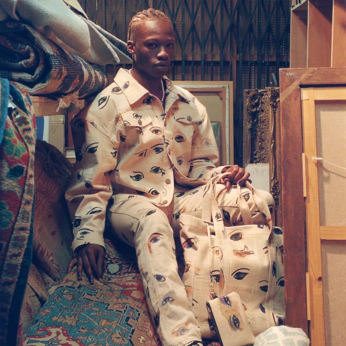 jakisawyerr's tweet photo. Me for @FollowWestwood Vivienne Westwood Autumn-Winter 2022-23 Collection 

My first fashion modelling shoot 🤩 https://t.co/h4E7PXkagw