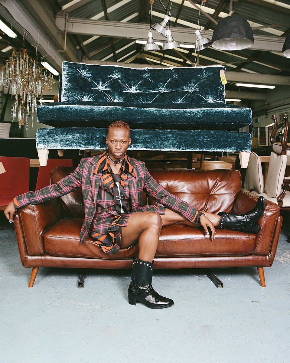 jakisawyerr's tweet photo. Me for @FollowWestwood Vivienne Westwood Autumn-Winter 2022-23 Collection 

My first fashion modelling shoot 🤩 https://t.co/h4E7PXkagw