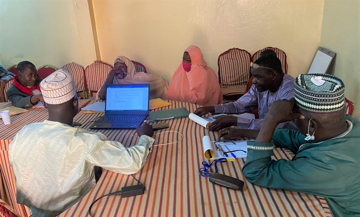 #Formation : des #enseignants du #Niger transmettent aux élèves l'#education à l'état de droit et le #genre pour prévenir l'extrémisme violent par l'éducation et construire la #paix -> bit.ly/3rXwiQw
<a href="/ONUinfo/">ONU Info</a>  <a href="/UNESCO_fr/">UNESCO en français</a>  <a href="/ambafr_au_niger/">La France au Niger</a>