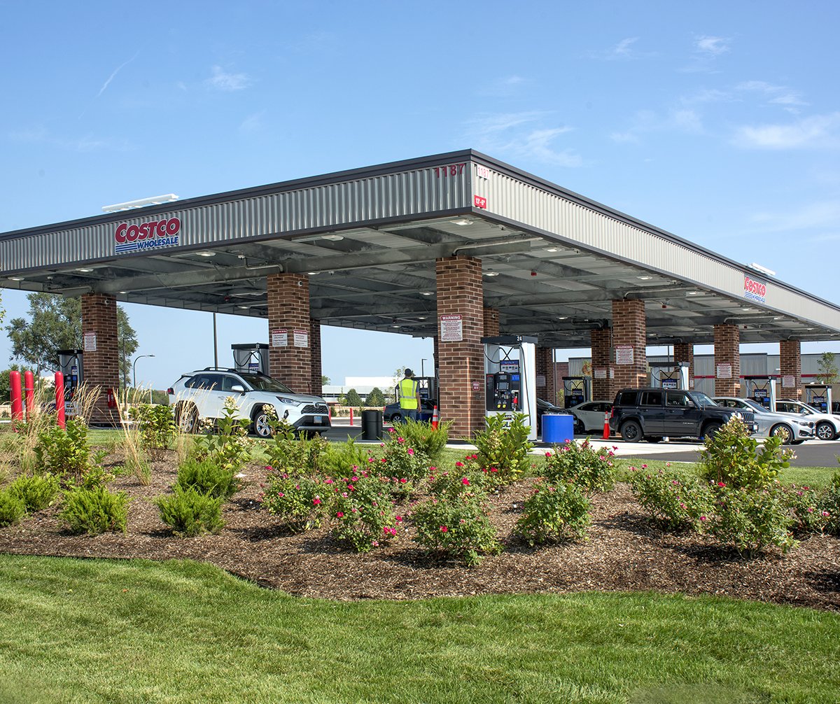 NovakCC's tweet photo. Novak constructed a new Costco warehouse in Naperville, Illinois late last year. Thanks to Costco Wholesale, @MG2_design, and our project team for all their efforts! #construction #retail #missionaccomplished https://t.co/0mtA7bsOV3
