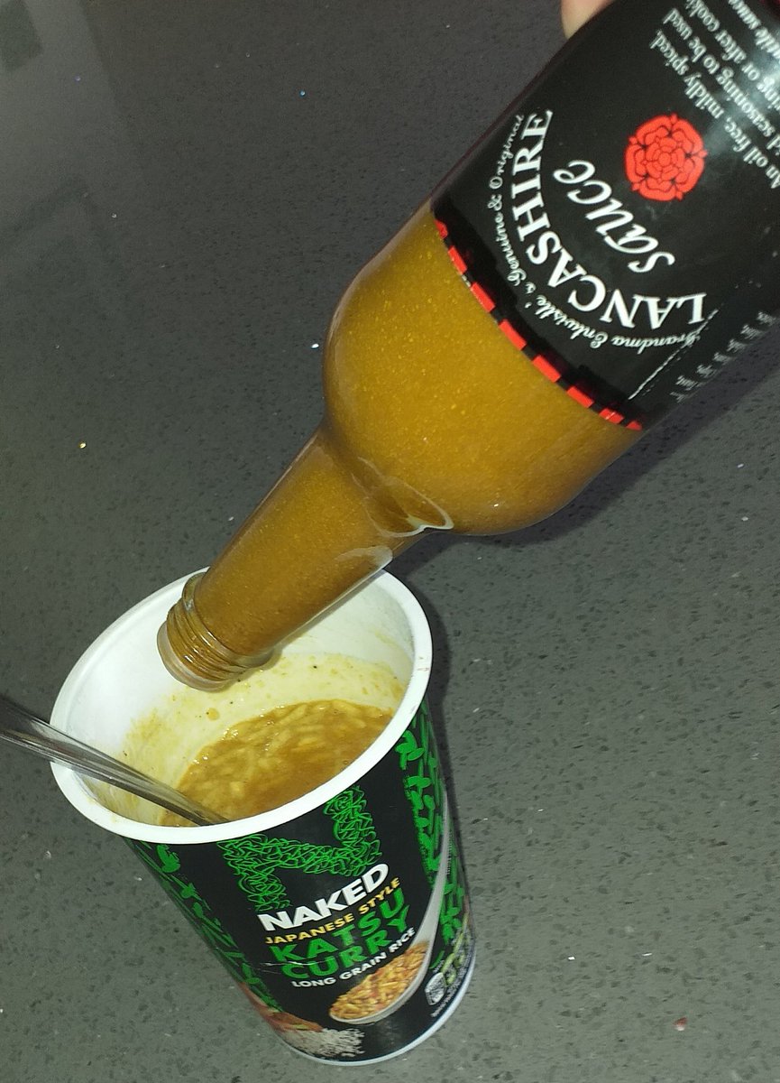 lancashiresauce's tweet image. Sometimes when times not your own and a quick snack is needed remember to add a splash of  flavour...
#quickfood #fastfoodies #rice #potnoodle #Sauce