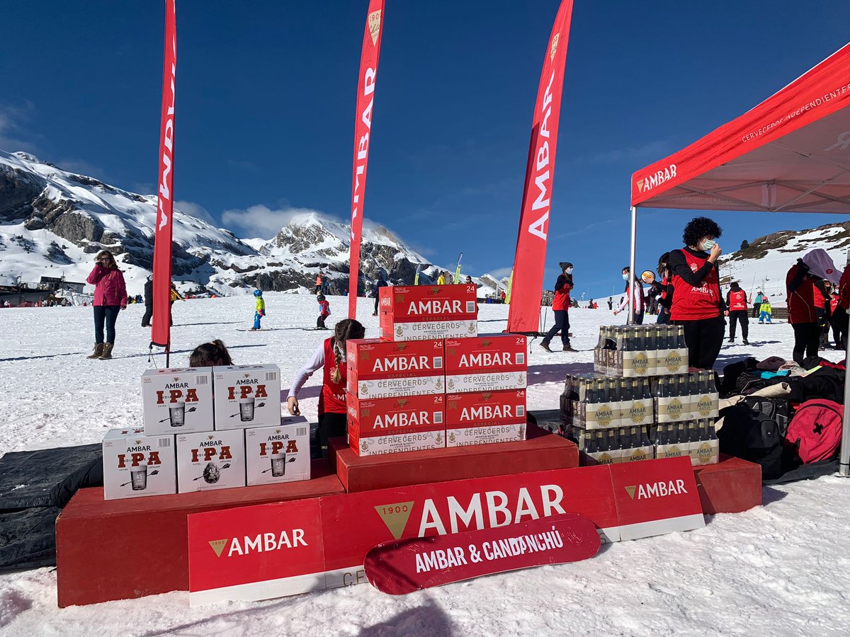 Ayer pasamos el día en @InfoCandanchu en el V Open 
#SnowVoley ❄️🍺 Buen tiempo, récord de participación y unas cervezas para acompañar el día 🔝 <a href="/SnowVoley/">SnowVoley</a>

#AmbarNieve #Multivoley2022