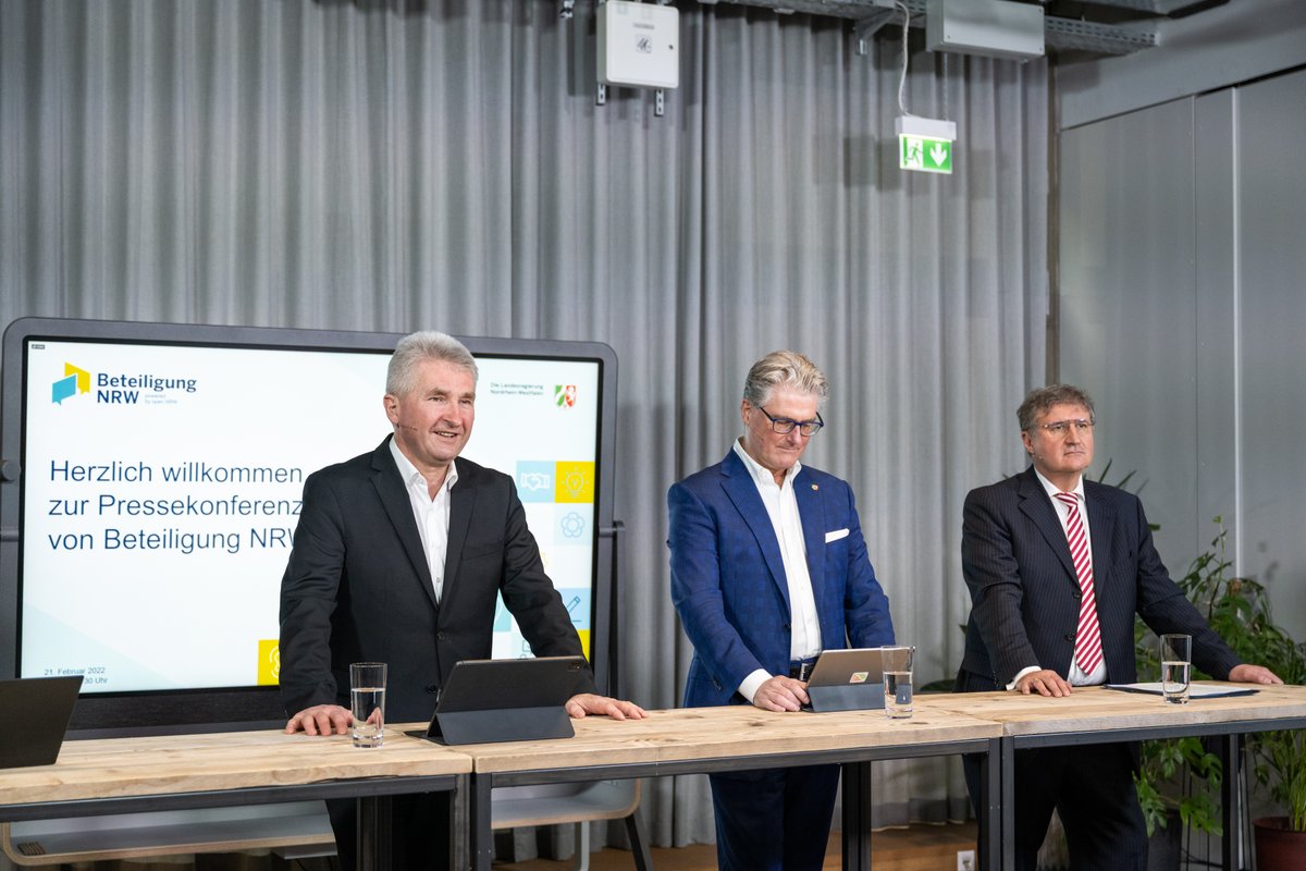 WirtschaftNRW's tweet photo. #NRW startet Portal für digitale Bürgerbeteiligung. Über #BeteiligungNRW können Sie sich aktiv in die Gestaltung von Politik &amp; Verwaltung einbringen. @A_Pinkwart: Zukunft kann nur mit den Menschen gestaltet werden.👉 https://t.co/Riq7wF0t3T #DigitalDurchstarten #ClickinsAmt https://t.co/cP3f4VSDGO