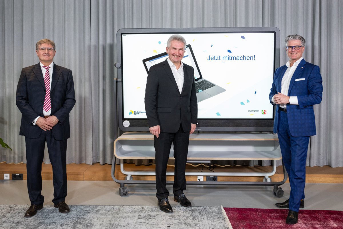 WirtschaftNRW's tweet photo. #NRW startet Portal für digitale Bürgerbeteiligung. Über #BeteiligungNRW können Sie sich aktiv in die Gestaltung von Politik &amp; Verwaltung einbringen. @A_Pinkwart: Zukunft kann nur mit den Menschen gestaltet werden.👉 https://t.co/Riq7wF0t3T #DigitalDurchstarten #ClickinsAmt https://t.co/cP3f4VSDGO