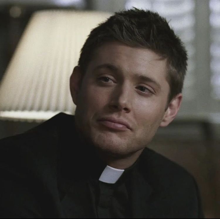 casscxllins's tweet photo. Dean Winchester vestido de padre é a minha religião. é isso. https://t.co/WNB13EazBW