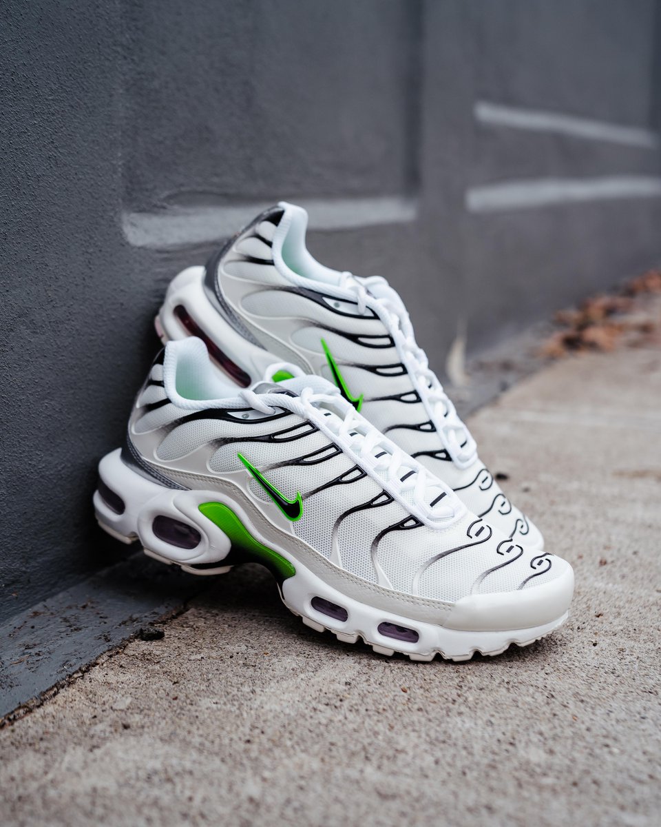 Start the week off fresh. #AirMaxMonday Cop a fresh pair of #Nike Air Max Plus in-stores and online. bit.ly/3hjW10h