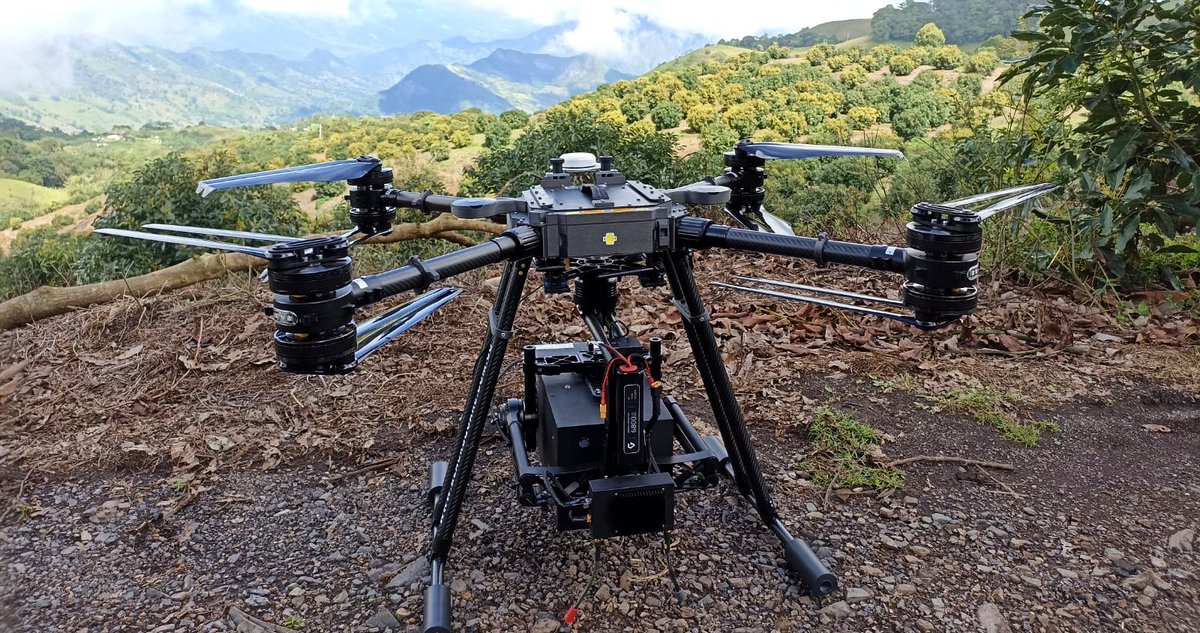 Sobrevuelo de cultivos de aguacates en Villeta - Cundinamarca para estudios nutricionales con el dron industrial HERCULES X8 - <a href="/BlackSquareSAS/">Black Square</a>  equipado en el sensor hiperespectral Mjolnir VS-620 - <a href="/HySpexNEO/">HySpex</a> 

#Drone #Hyperspectral #Colombia #Innovation #agricultura #Aguacate