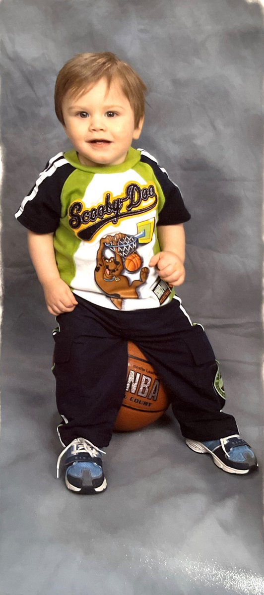 JenniferBoll4's tweet photo. Storm Fans, we are honoring our Seniors this week.  Let’s play a little “Name that Senior Basketball Player”
Clues are:
Loves to run!!
Favorite Sports Team: Timberwolves 
Wants to play D3 basketball 
Who am I?
@ChanStormHoops https://t.co/3AIUU4dV6x