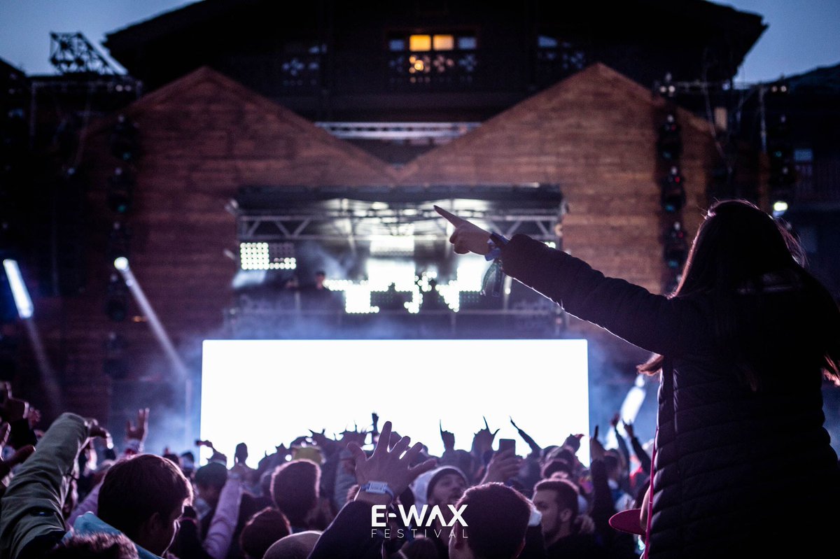 Hardstyle vibes ❄️🎉

#ewax2019 #valmorel #hardstyle