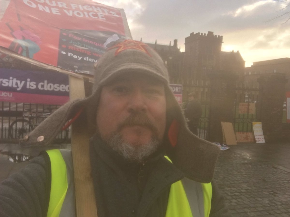 ProfJohnBarry's tweet photo. @ucu strike #OneOfUsAllOfUs #DAY6 of @ucuatqub … #PeopleNotBuildings … hoping @QUBVChancellor comes to our picket line tomorrow to tell us how he’s voting on the #USSmess https://t.co/rgytrmDBWt