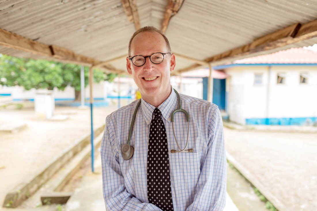 Partners In Health announced that its founder, Dr. Paul Farmer, unexpectedly passed away today in his sleep while in Rwanda. Dr. Farmer was 62 years old. He is survived by his wife, Didi Bertrand Farmer, and their three children. 1/🧵