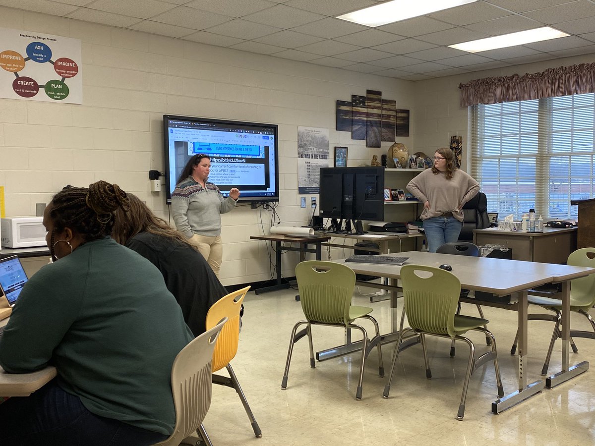 tim_gallahar's tweet photo. Hyping Up Hyperdocs with Amanda Kepple and Hannah McBurnett @TCBOE @dms_tcboe #STEMbyDesign https://t.co/wzjWSNfrDy