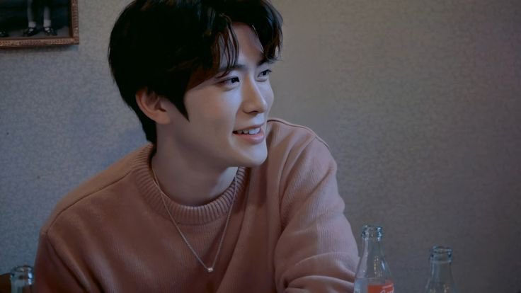 jxebyvn's tweet photo. ❝ you taught me the courage of stars before you left
how light carries on endlessly, even after death
with shortness of breath
you explained the infinite
and how rare and beautiful it is to even exist ❞ https://t.co/j0jmNkYUij