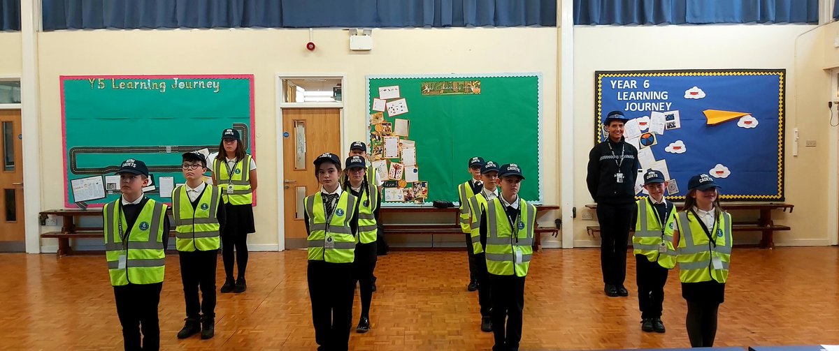 KentPoliceDover's tweet photo. #YouthEngagementOfficer Pollard with the assistance of #PCSOJoshBishop were @WardenHouse #Deal facilitating Wk 4 of #MiniPoliceCadets. Today's topics were #FirstAid and promotion of #MiniPoliceCadet to #MiniPoliceCadetSgt. #FeelingProud @KentVPC https://t.co/ssMYcBKkrD