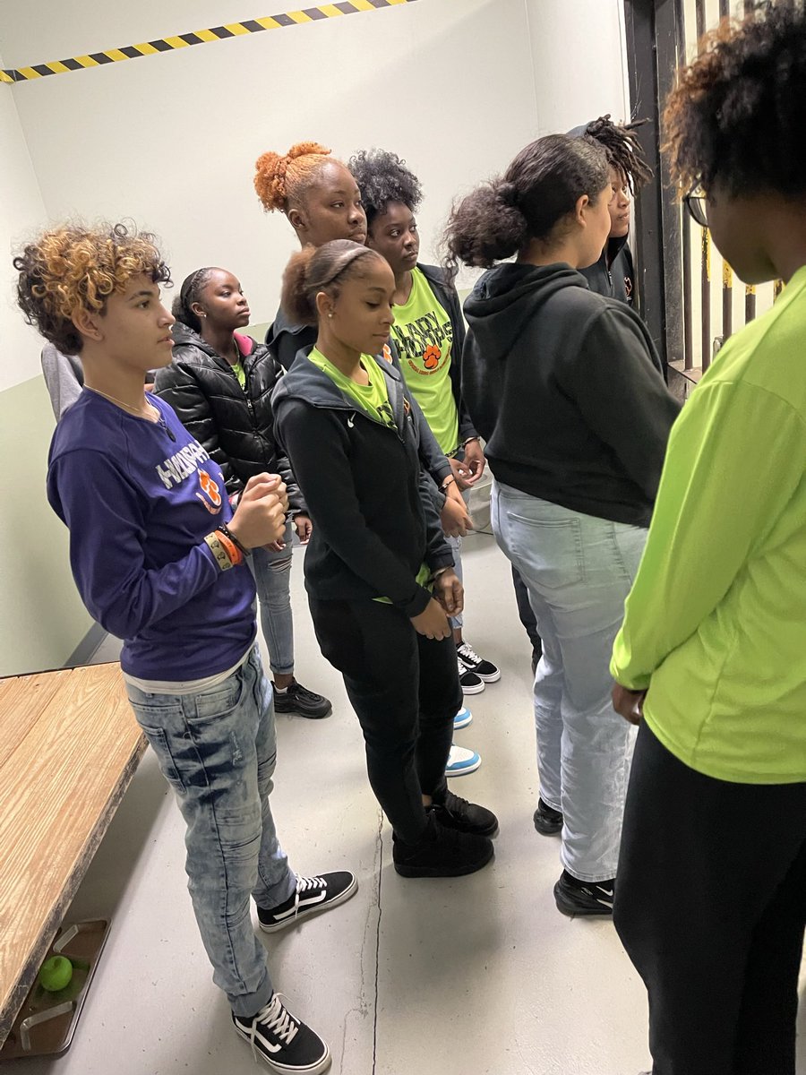 Team bonding activities!! #escaperoom #weescaped 🧡🖤🐅