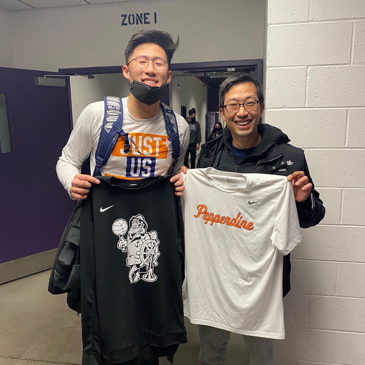 #MondayMotivation

Seeing all the hard work <a href="/jayjwyoon/">jay yoon</a> has put in over the years… going from walk on to starter on Sat evening for @PeppBasketball. 

Future <a href="/KimchiExpress/">Kimchi Express</a> player?! 

Definite <a href="/TheKimchiFamily/">Kimchi Family</a> guest to tell his story!

instagram.com/p/CaNdJUqPSH0/…