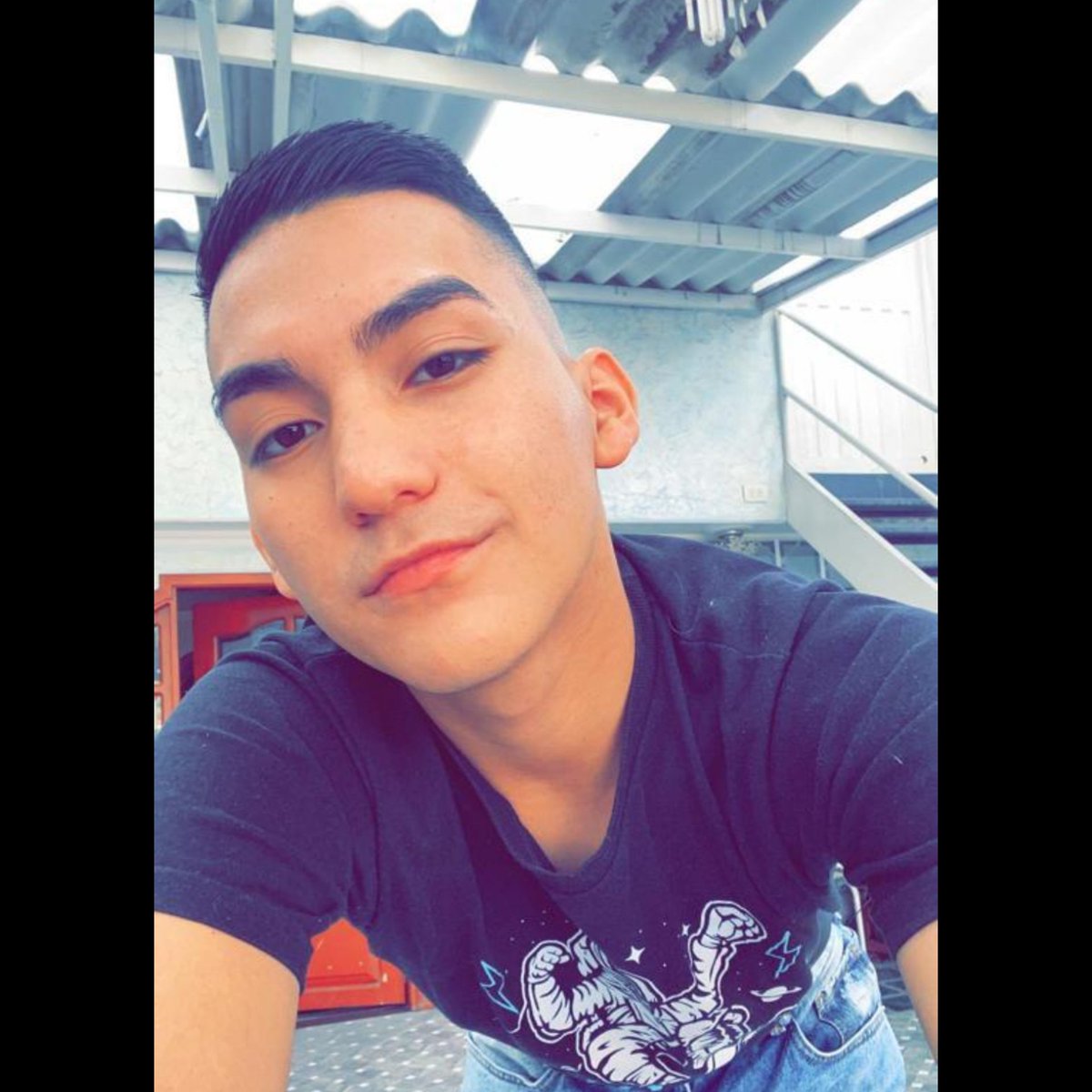 Sebasti91255329's tweet photo. #NuevaFotoDePerfil https://t.co/KrAtRUeOZe