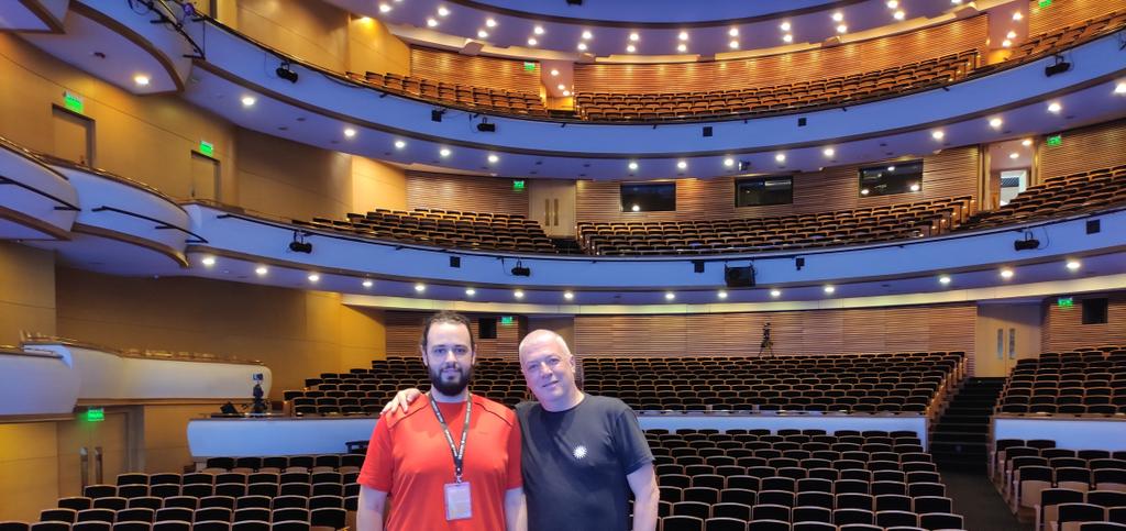 RomanoDani's tweet photo. Hoy nos reencontrarnos con @PresnoAndres  quien mañana 22 de febrero a las 20 hs. Cantará en el @AuditorioSodre 
Bienvenido !!! Toi Toi Toi
@Sodre_Uruguay @CulturaMEC https://t.co/eJo6yRK7nZ