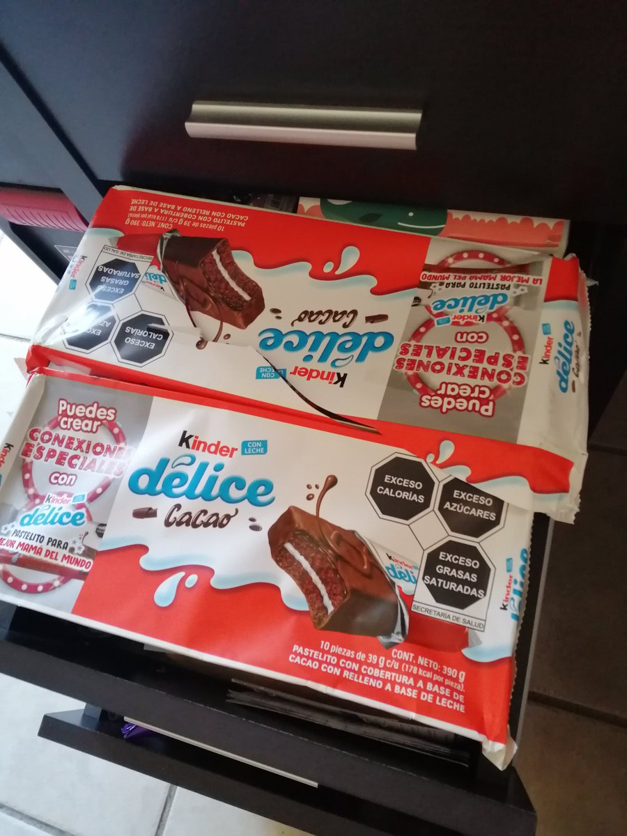 reglzg's tweet photo. Todos tienen sus escritorios súper bonitos y el mío parece Oxxo 😂

Adjunto evidencia: https://t.co/1pJD3YxHgu
