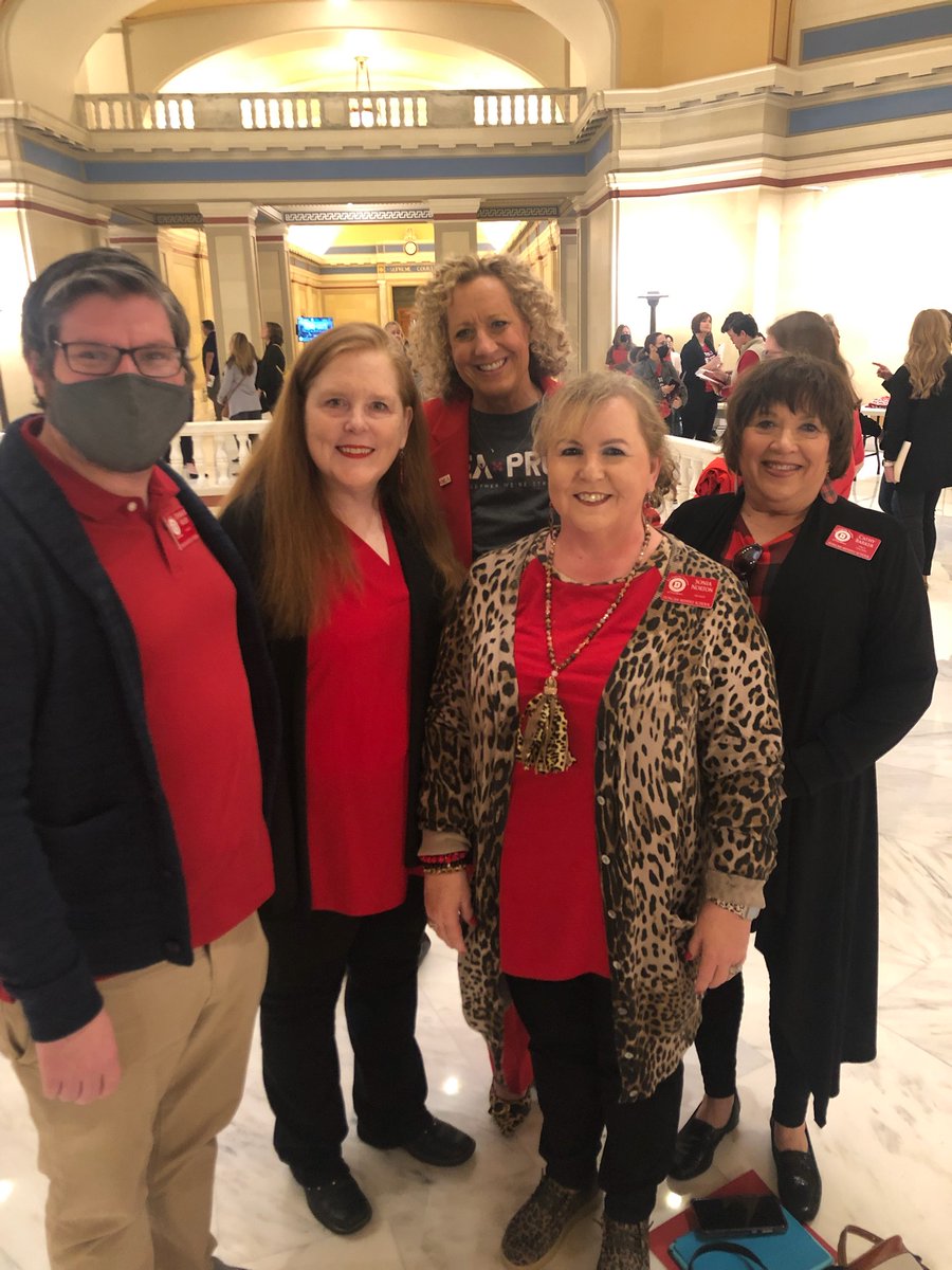 OEAaction's tweet photo. Happy Public Schools Week! Educators from Duncan to Tulsa are proud to join parents from across Oklahoma today at the Capitol in support of our public schools that serve every community and every child. #PublicSchoolProud #WeChoosePublicSchools #OklaEd https://t.co/1WJokx6Viy