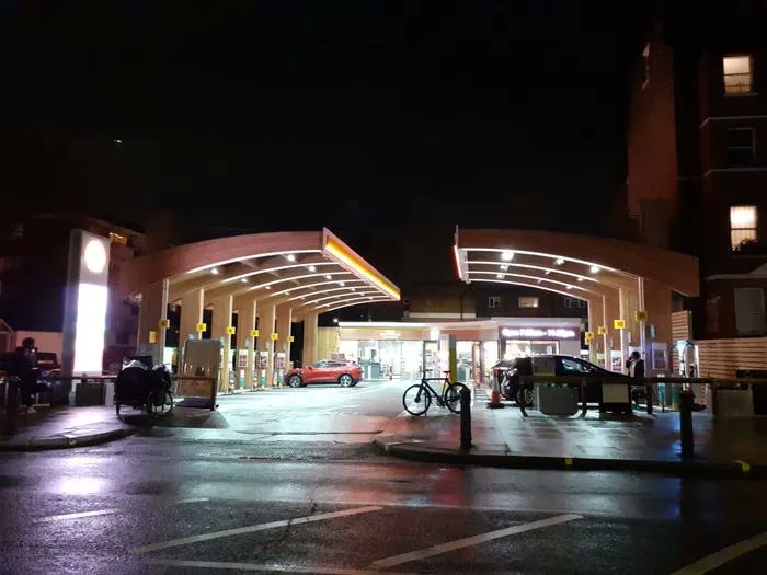 afigueiredo's tweet photo. “Oil giant Shell converted one of its gas stations into an EV-only charging hub”
#EVonly
Old Shell Gas Station Converted to EV-Only Charging Hub https://t.co/JoUy8IoSUN https://t.co/LI8dn6FykH