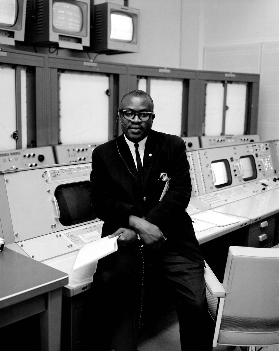 Daniel G. Nichols was employed by NASA for over 25 years. His work notably included mission control during the Apollo Program. 

This photograph was taken in February 1966 at NASA's Manned Space Center in Houston. (1/2)

#BlackHistoryMonth <a href="/BlackInMath/">Black In Math</a> <a href="/BlackInAstro/">Black In Astro ™</a> #BlackInSTEM