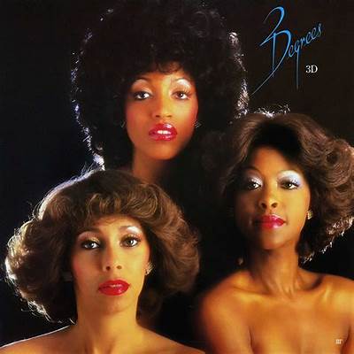 Today is the #MusicMonday let's honor our #girlgroups, so today I chose the ladies of <a href="/TThreeDegrees/">The Three Degrees</a> who hold The Guinness Book record of the longest running trio of all time!!
#HelenScott
<a href="/SheilaDFerguson/">Sheila Ferguson 3°</a> 
#FreddiePool
#ValerieHoliday
#FayettePinkey RIP